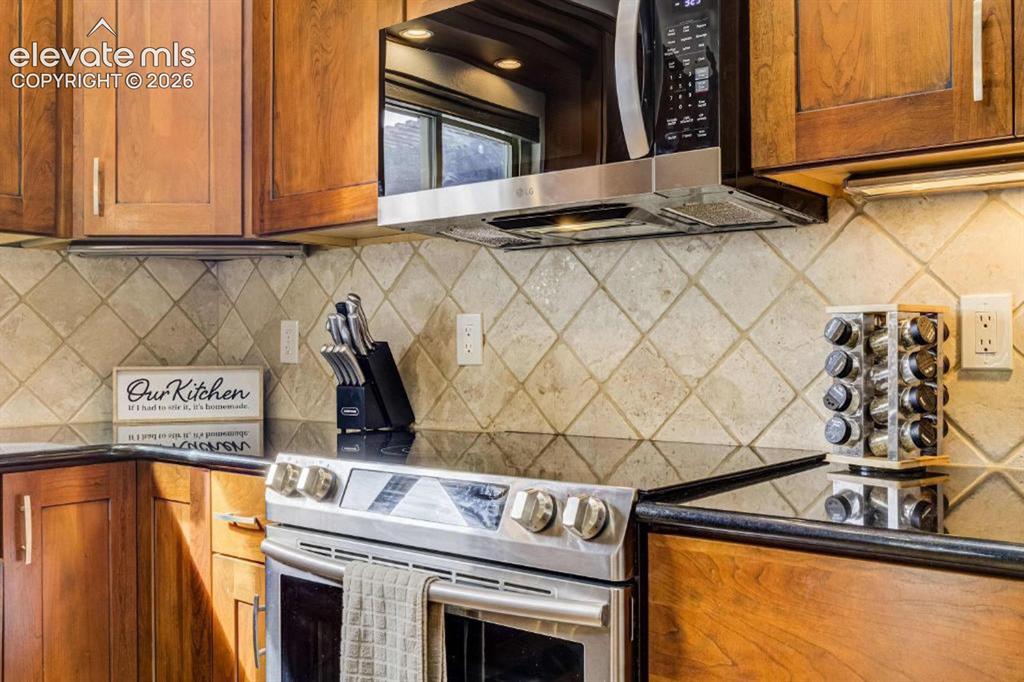 Image 8 of 44: Kitchen