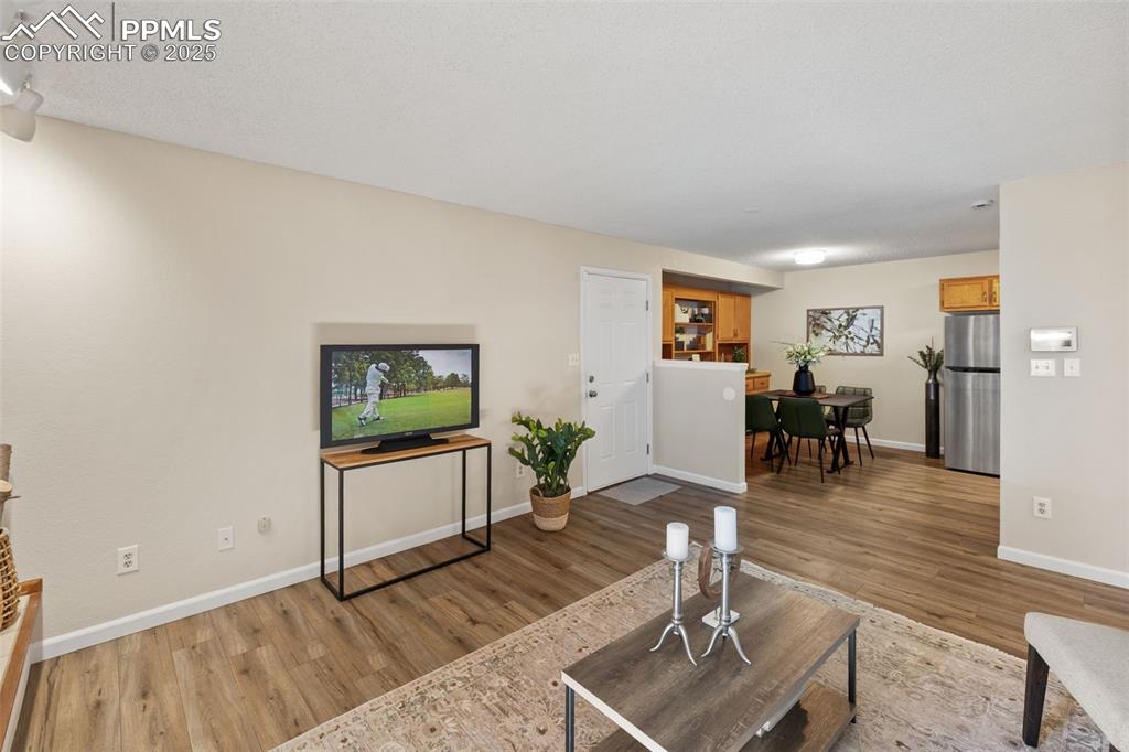 Image 5 of 28: Living Room