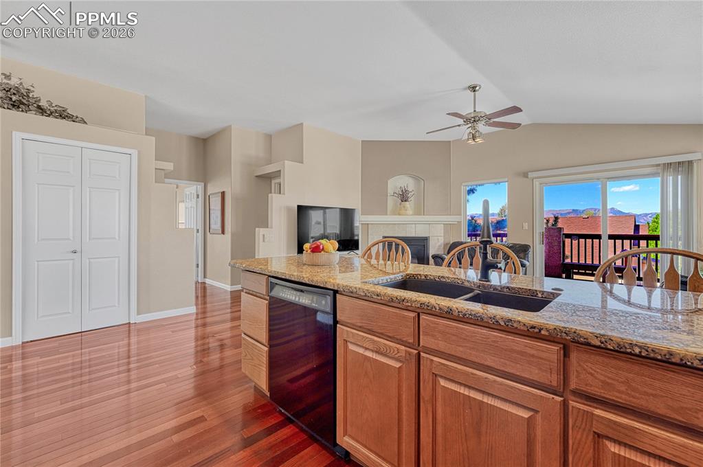 Image 10 of 50: Open concept with vaulted ceiling...note the 2nd pantry. 