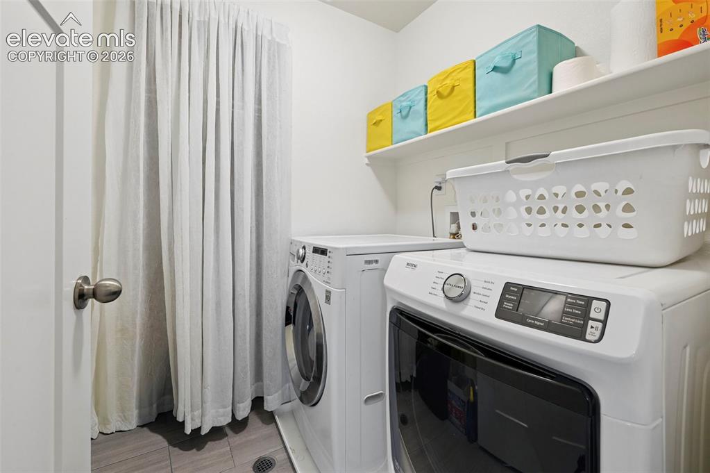 Image 19 of 31: Laundry