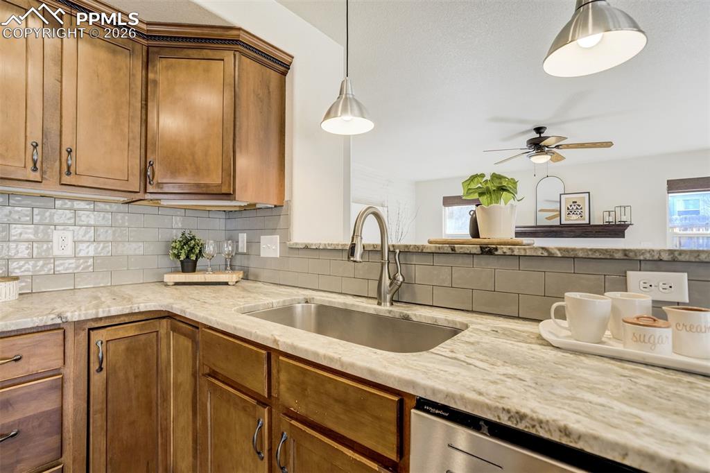 Image 11 of 45: A single-bowl sink in the kitchen will change your life.
