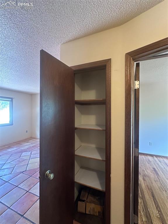 Image 14 of 22: Linen closet
