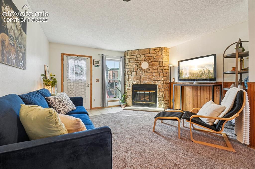 Image 7 of 24: Living room