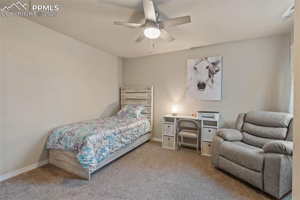 Image 22 of 46: Bedroom