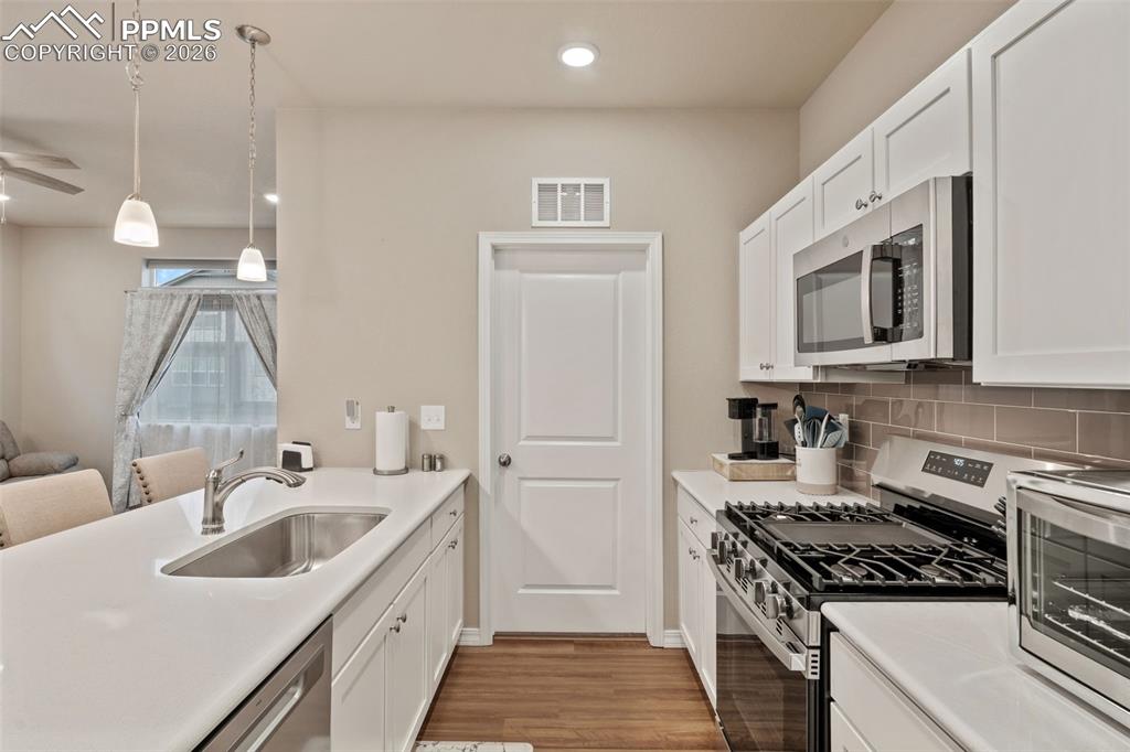 Image 6 of 46: Kitchen