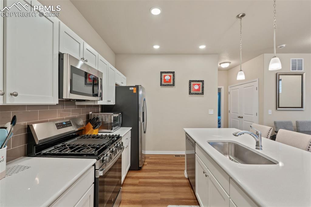 Image 7 of 46: Kitchen