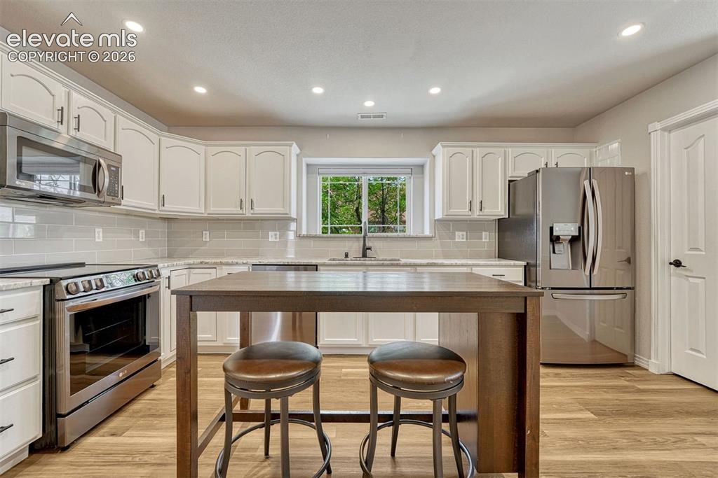 Image 10 of 36: Kitchen