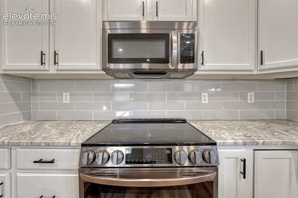 Image 6 of 36: Kitchen