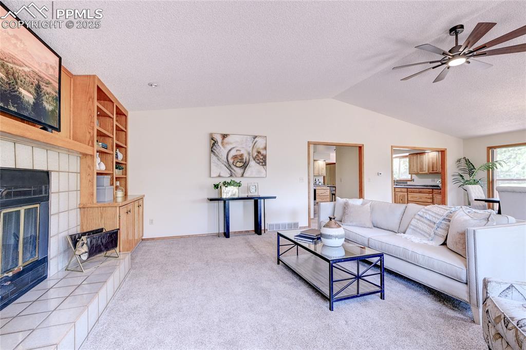 Image 10 of 50: Living Room