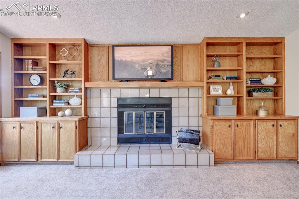 Image 11 of 50: Living Room