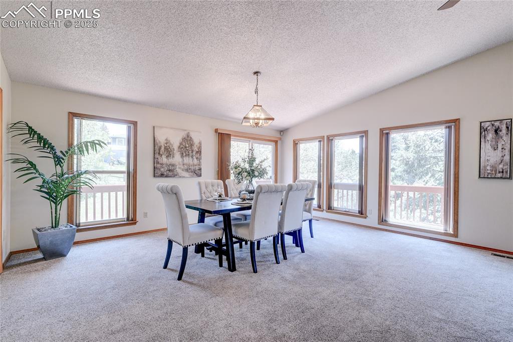 Image 13 of 50: Dining Area
