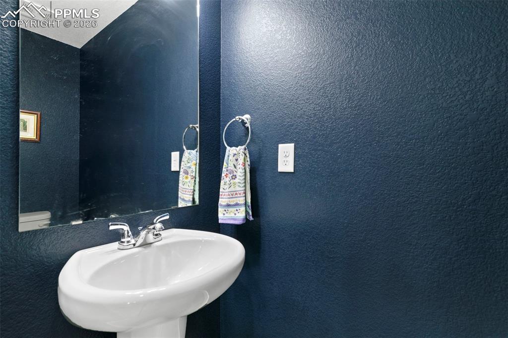 Image 13 of 35: Bathroom