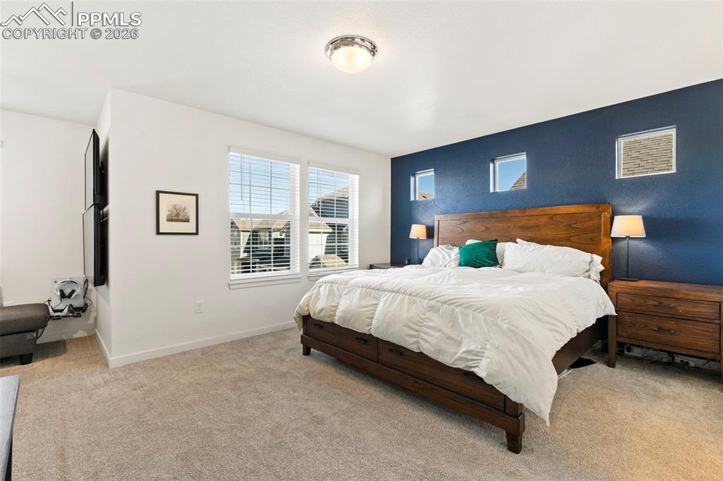 Image 14 of 35: Bedroom