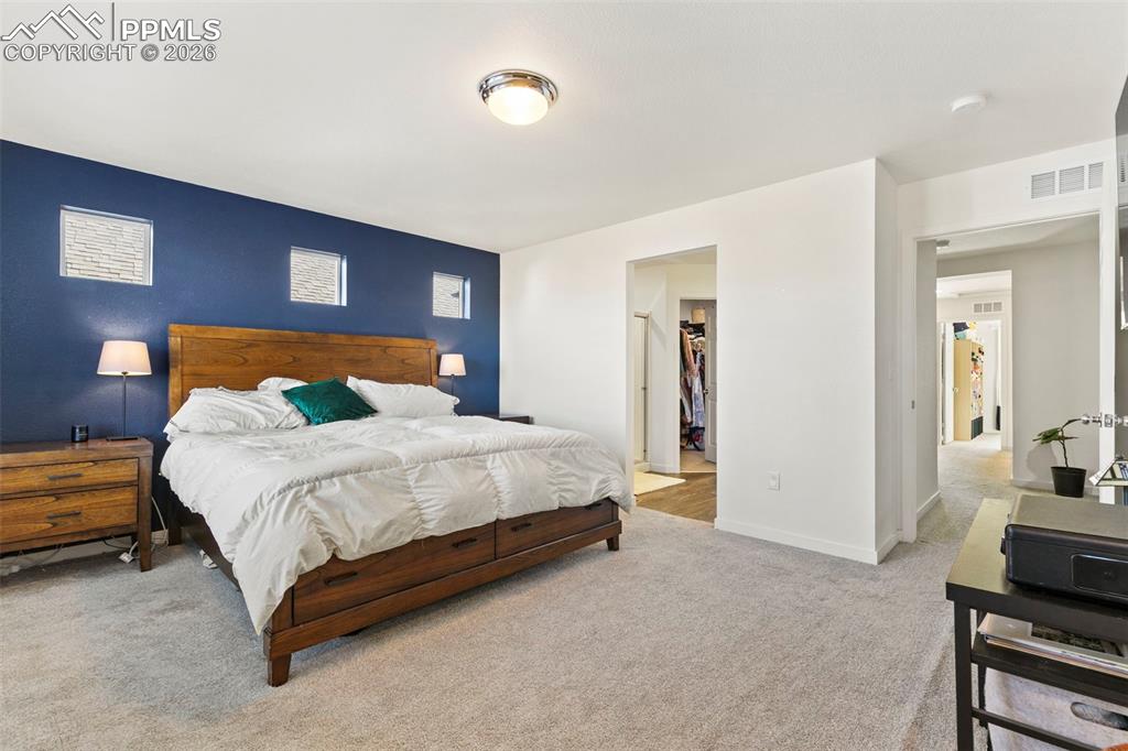 Image 18 of 35: Bedroom