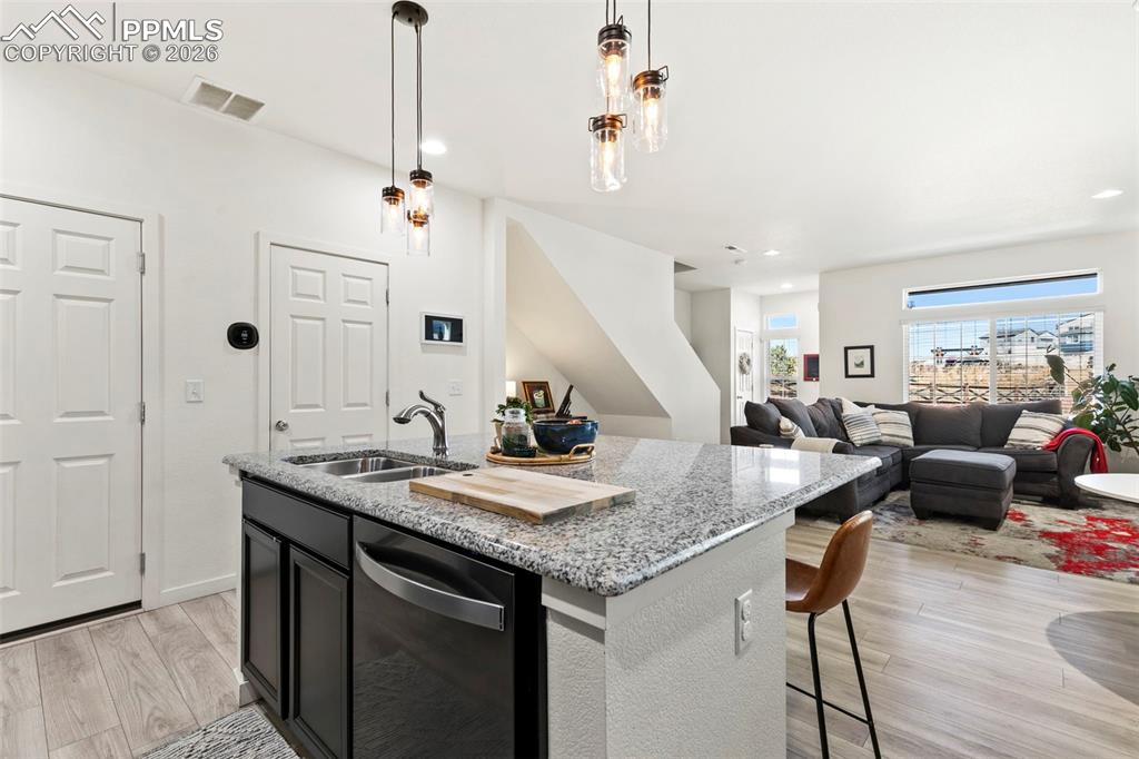 Image 4 of 35: Kitchen