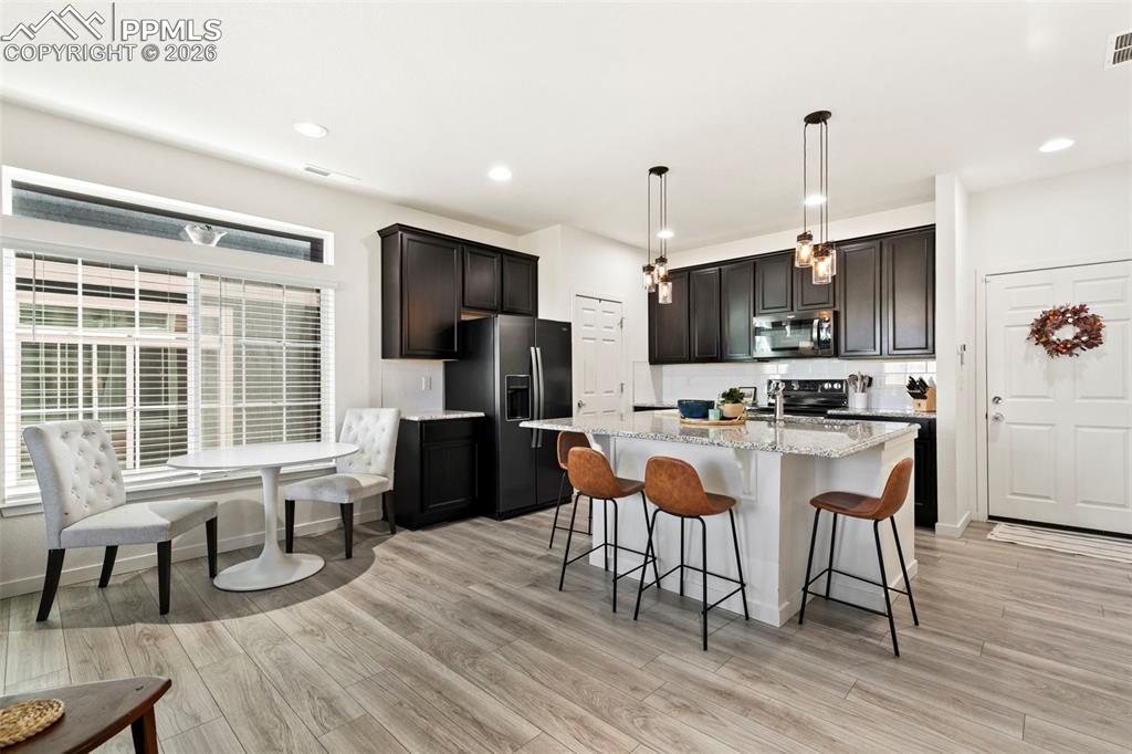 Image 8 of 35: Kitchen