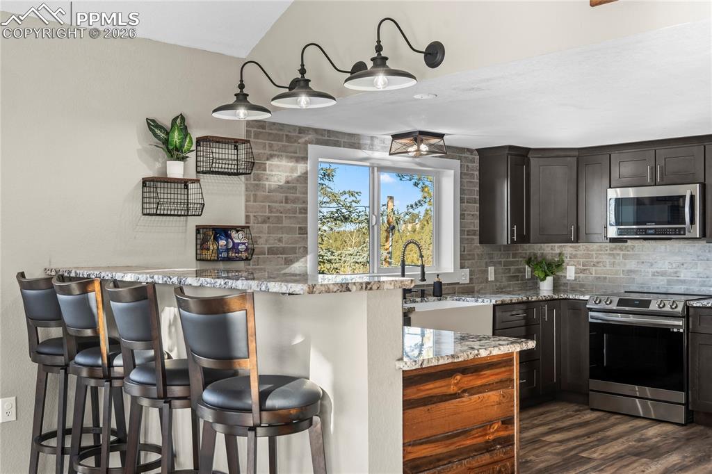 Image 12 of 34: Kitchen