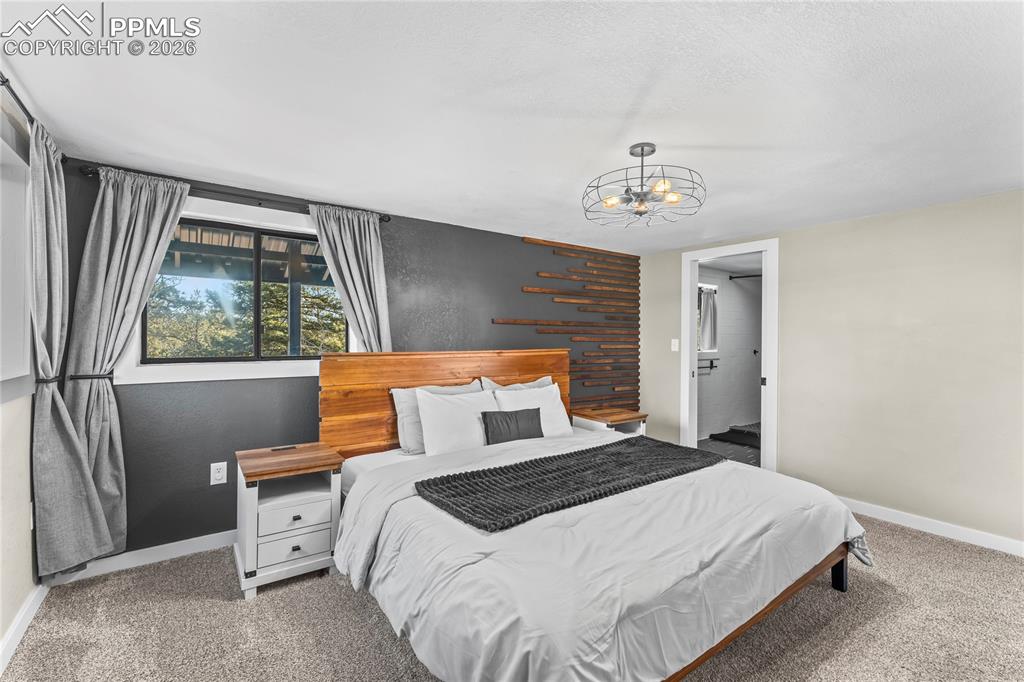 Image 18 of 34: Bedroom