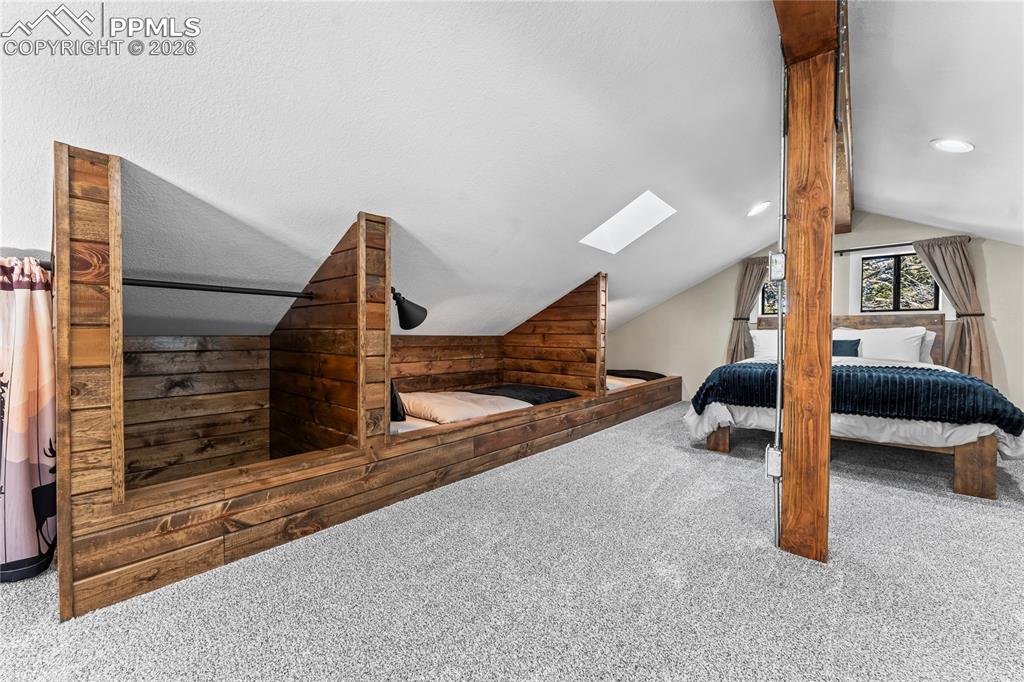 Image 26 of 34: Loft