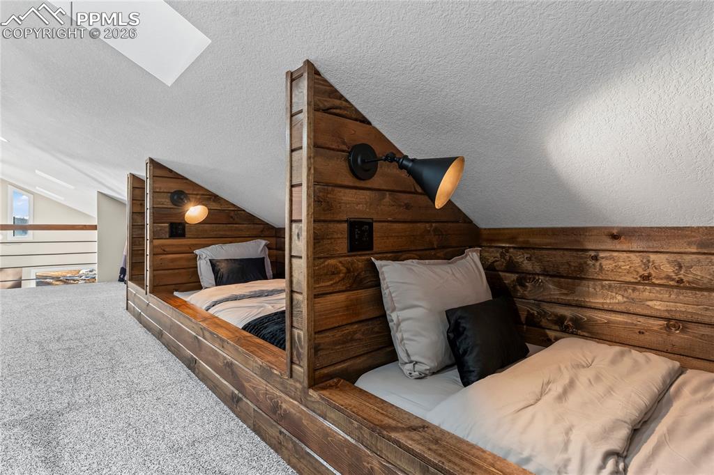 Image 28 of 34: Loft