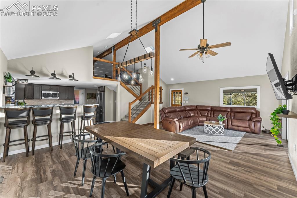 Image 6 of 34: Dining Area