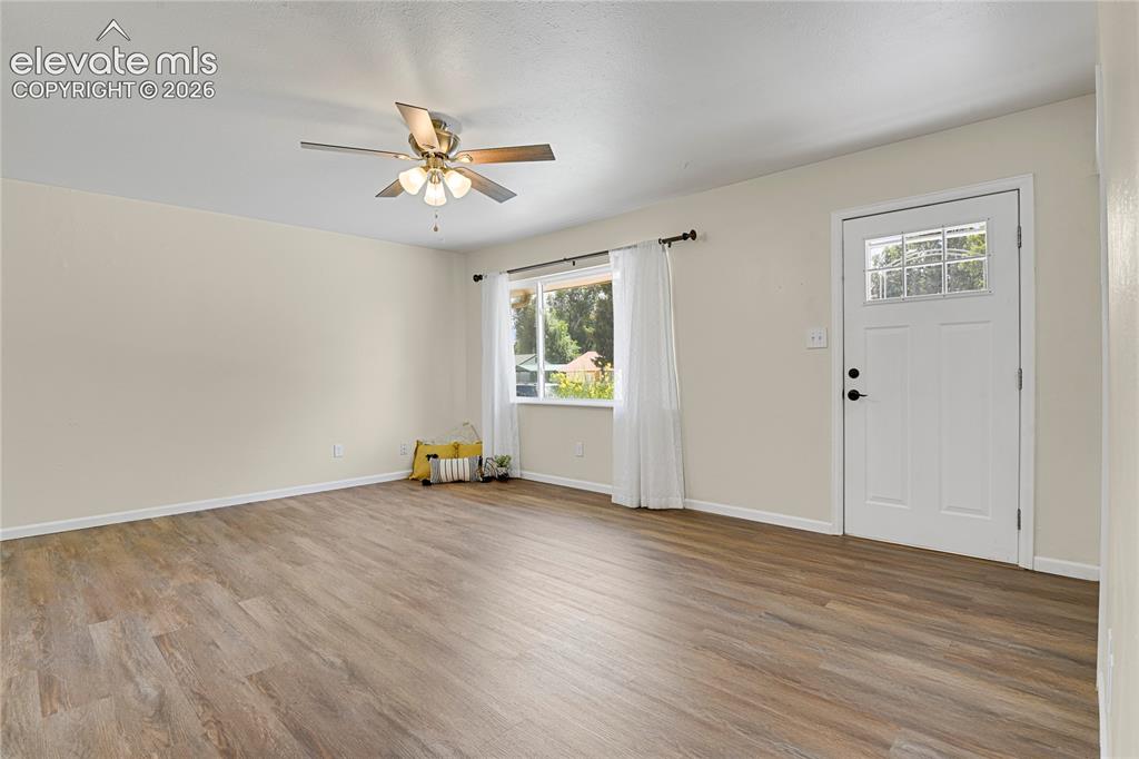Image 5 of 28: Living Room