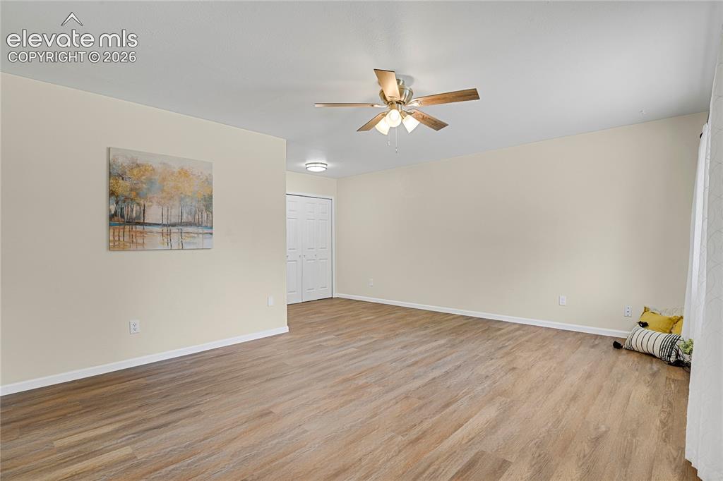Image 6 of 28: Living Room