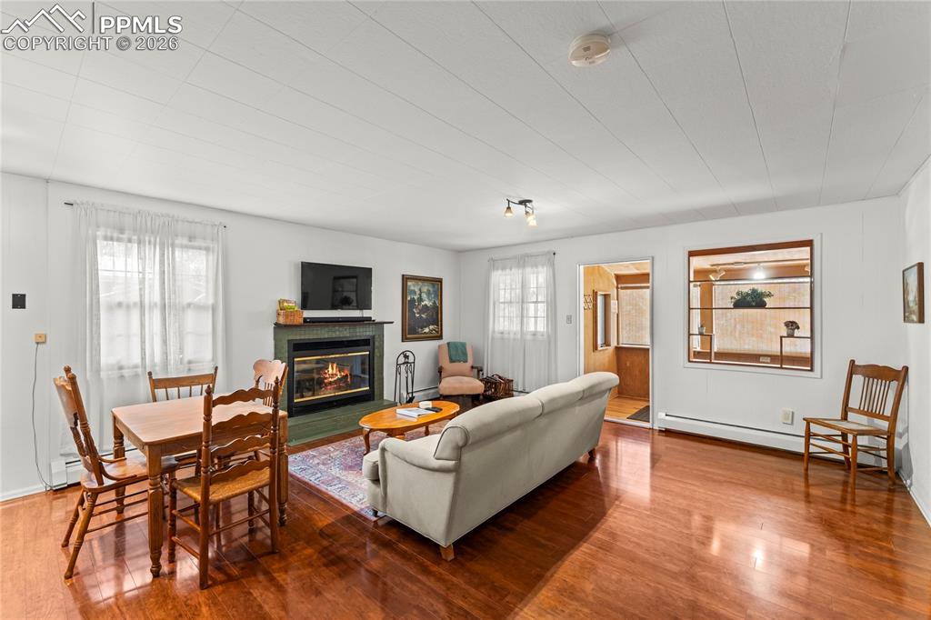 Image 7 of 24: Living Room