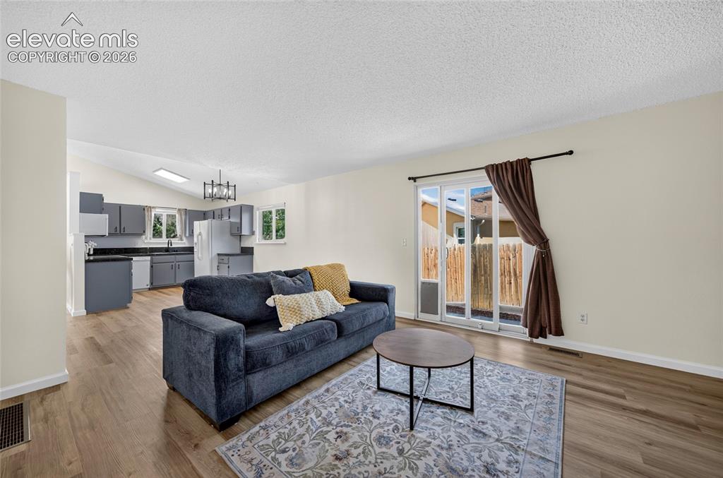 Image 9 of 31: Living Room