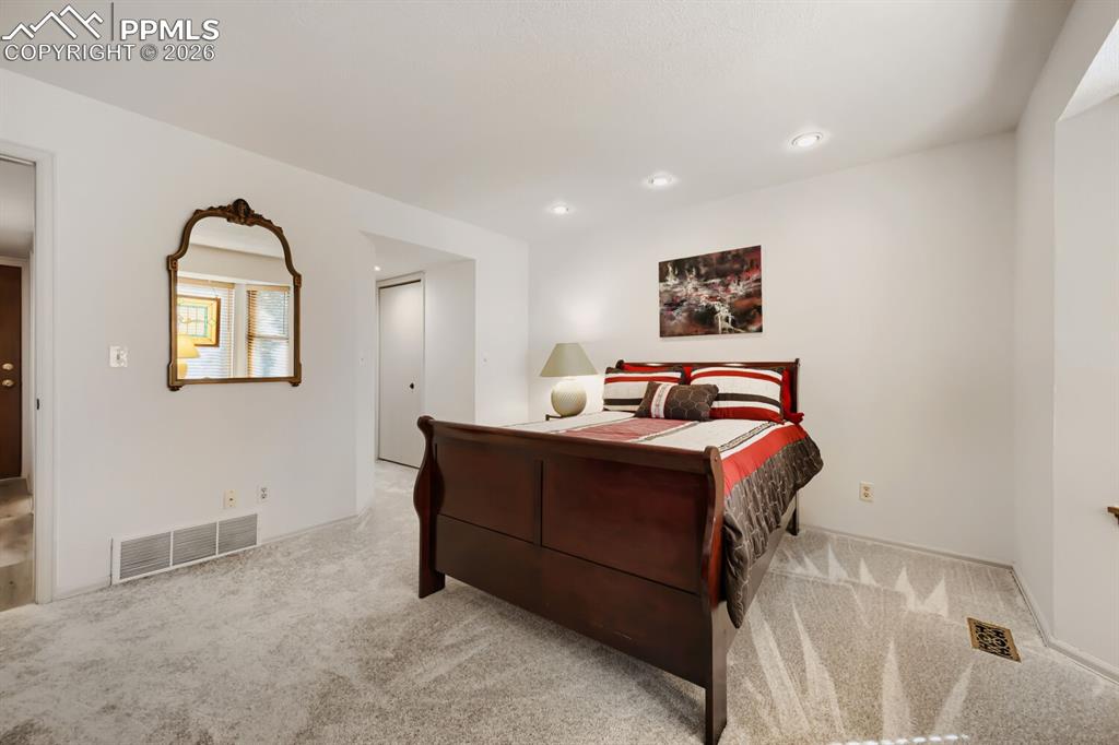 Image 15 of 31: Bedroom