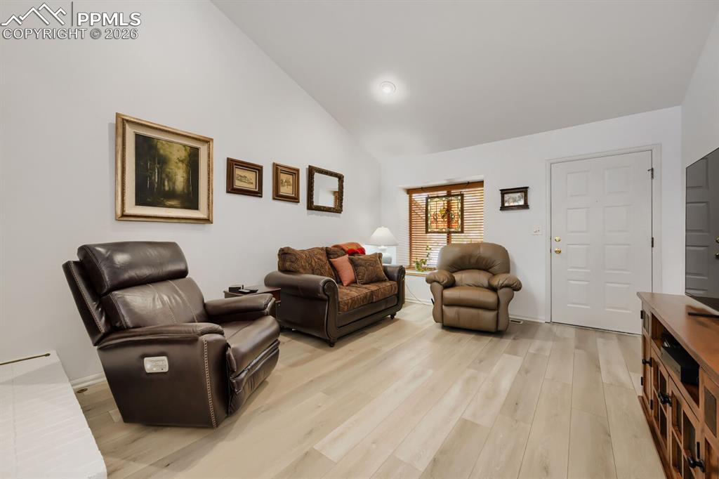 Image 4 of 31: Living Room