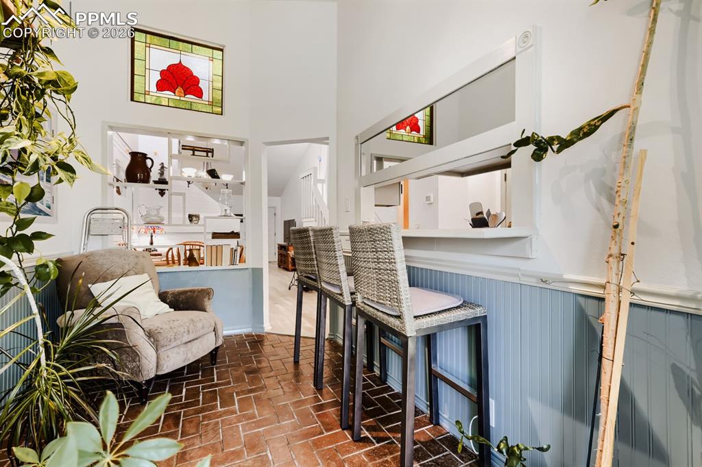 Image 9 of 31: Sitting Room