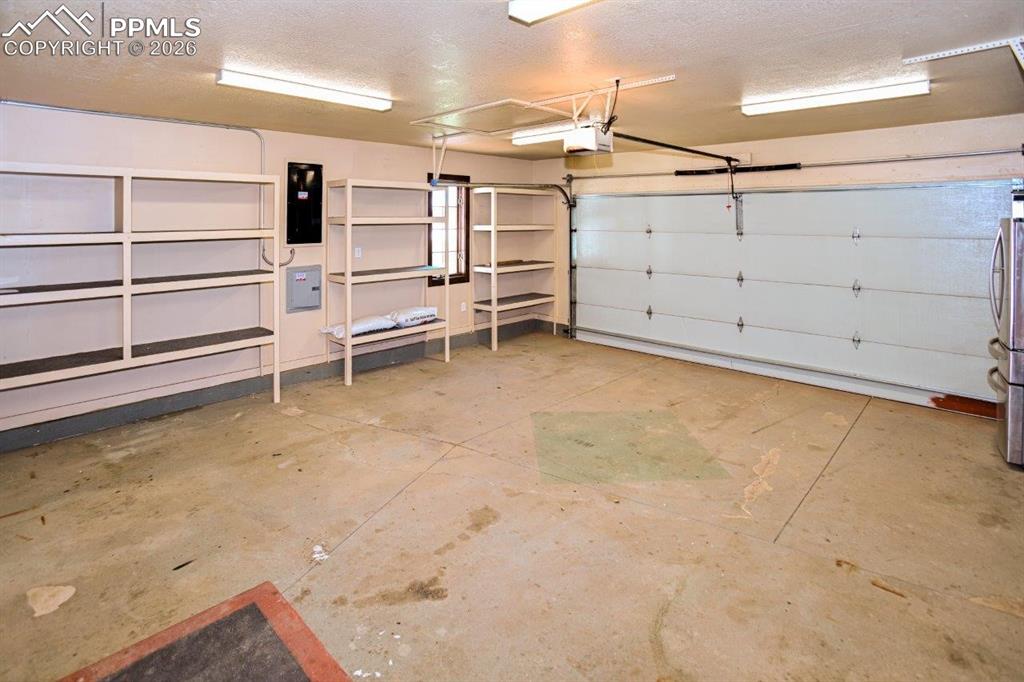 Image 28 of 29: Attached Garage