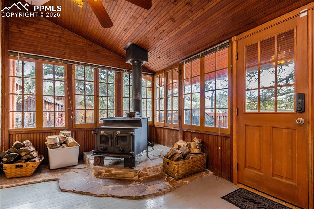 Image 30 of 42: Sun Room