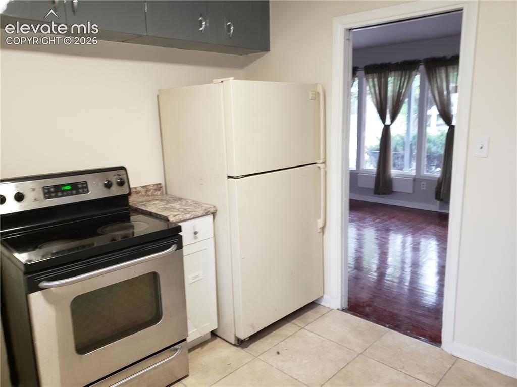 Image 2 of 13: Kitchen