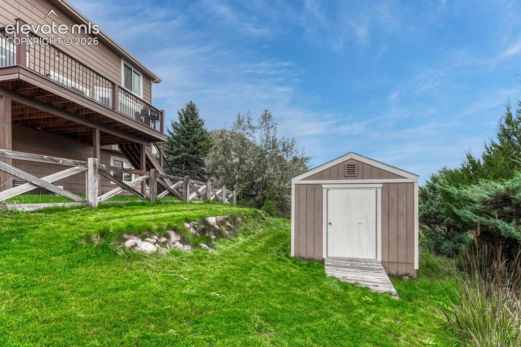 Image 33 of 41: oversize storage shed