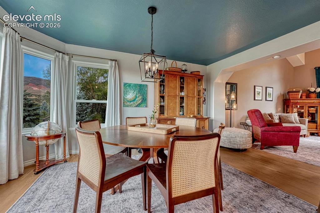 Image 8 of 41: Dining Area