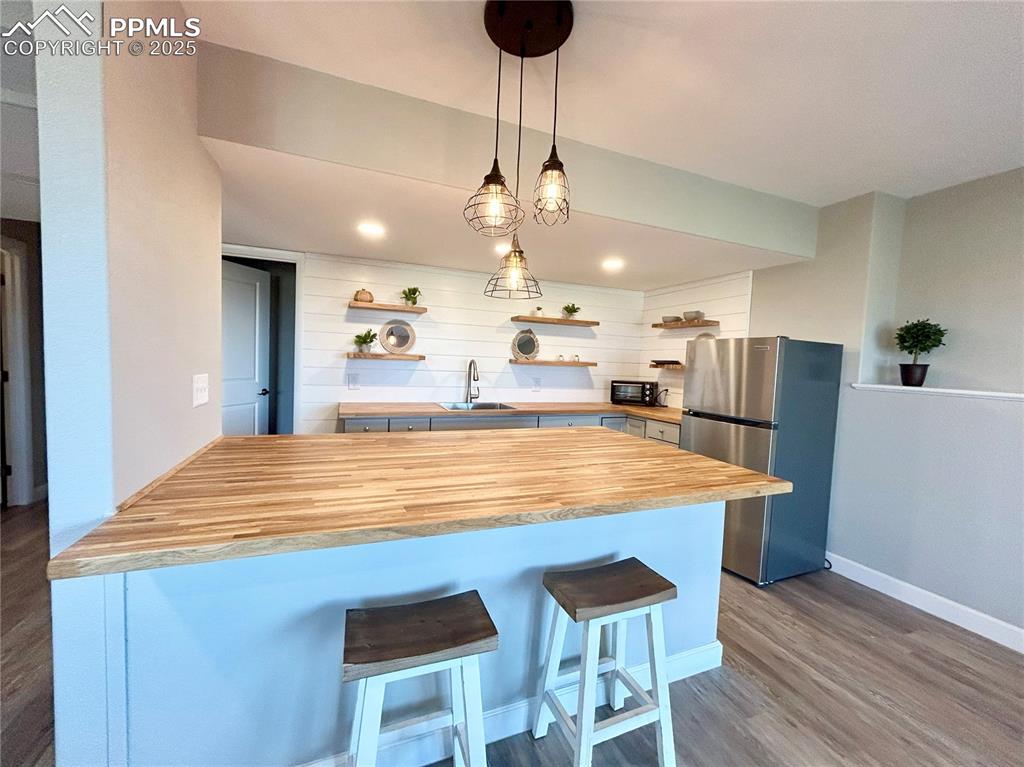 Image 17 of 24: Kitchen