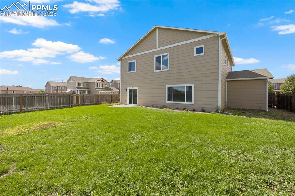 Image 36 of 38: Back of Structure