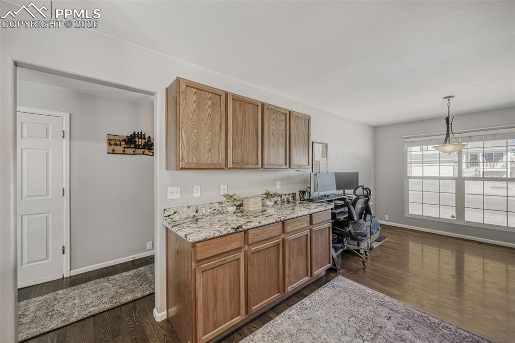 Image 15 of 39: Kitchen