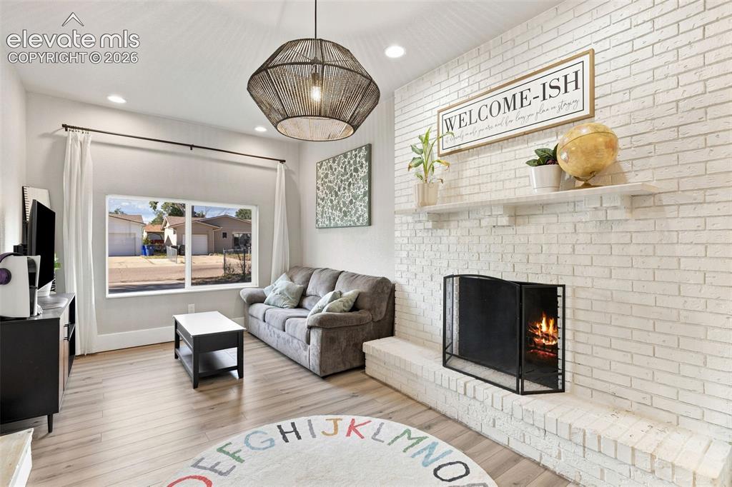 Image 6 of 27: Living Room