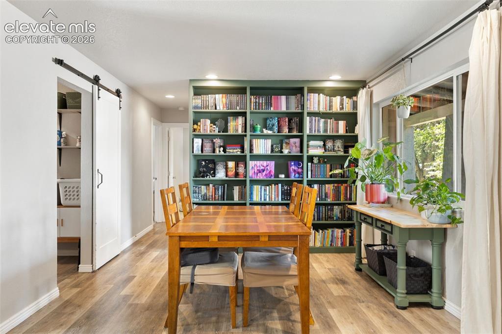 Image 9 of 27: Office