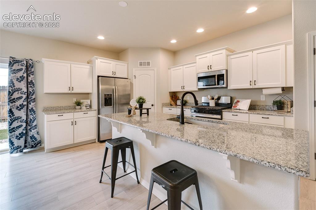 Image 11 of 29: Kitchen