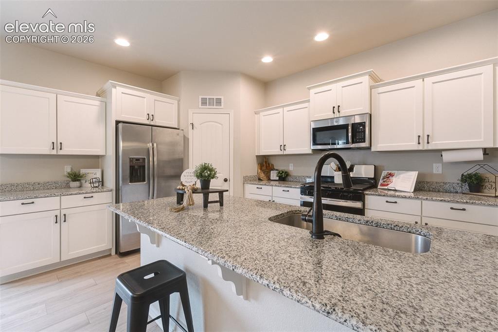 Image 12 of 29: Kitchen