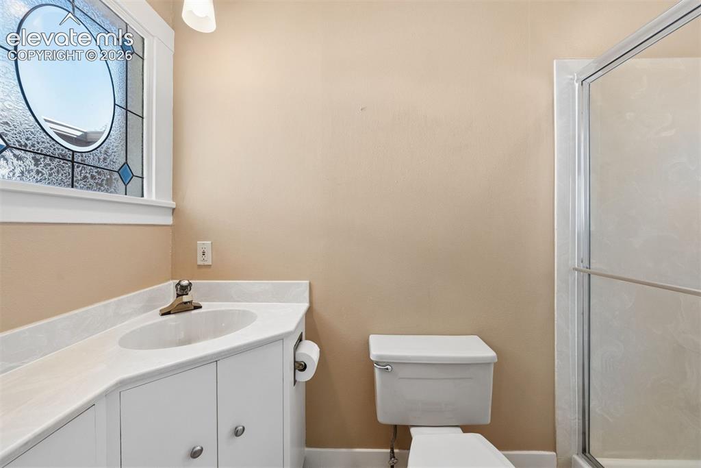 Image 44 of 50: Bathroom