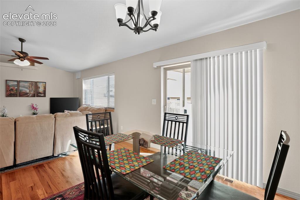 Image 13 of 34: Dining Area