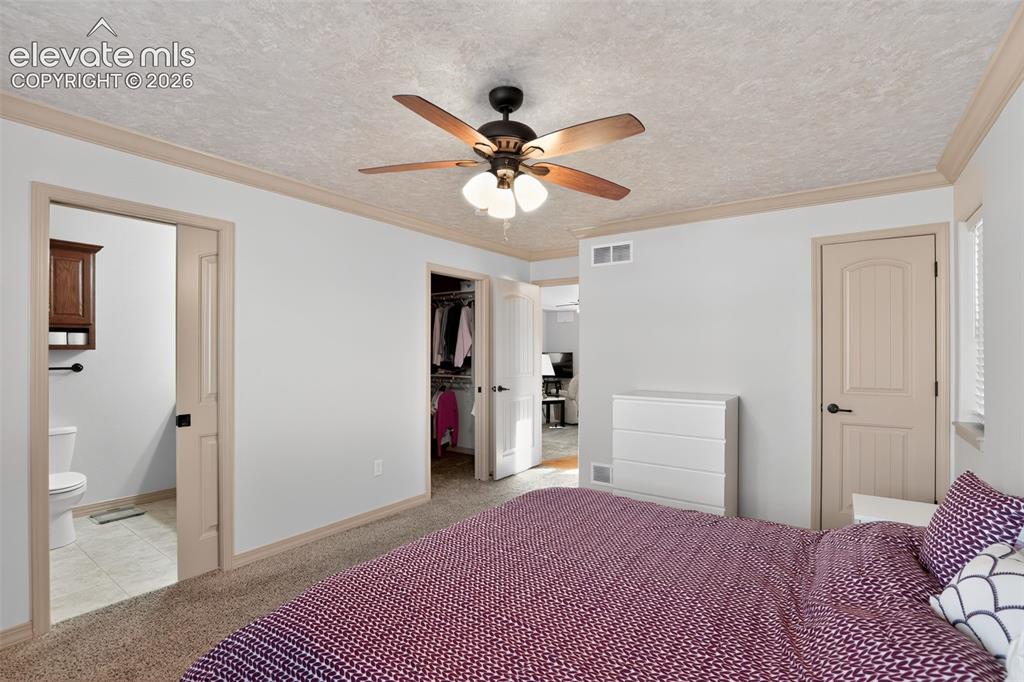 Image 17 of 34: Bedroom