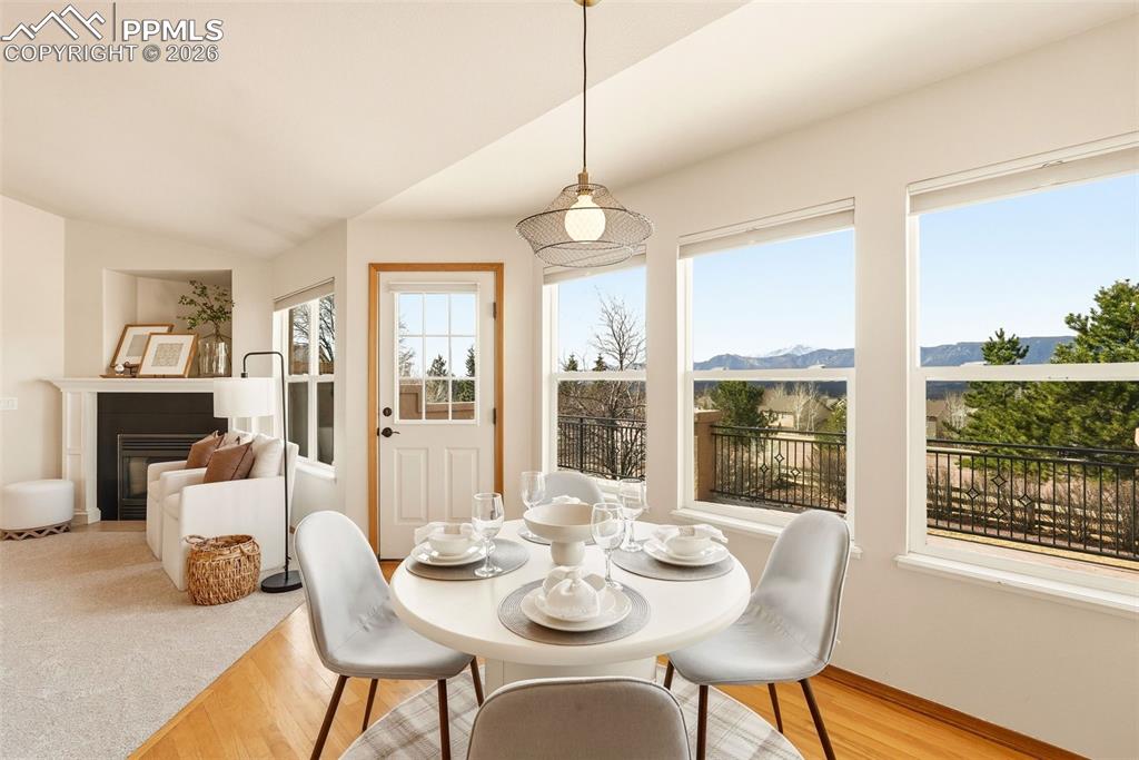 Image 13 of 45: Dining Area