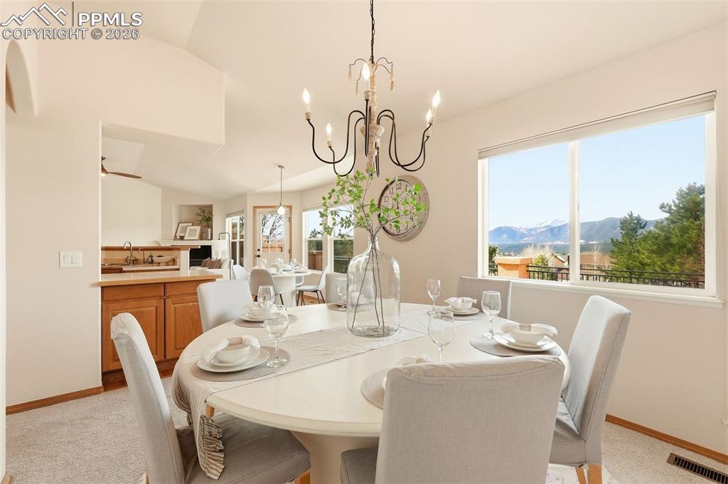 Image 15 of 45: Dining Room