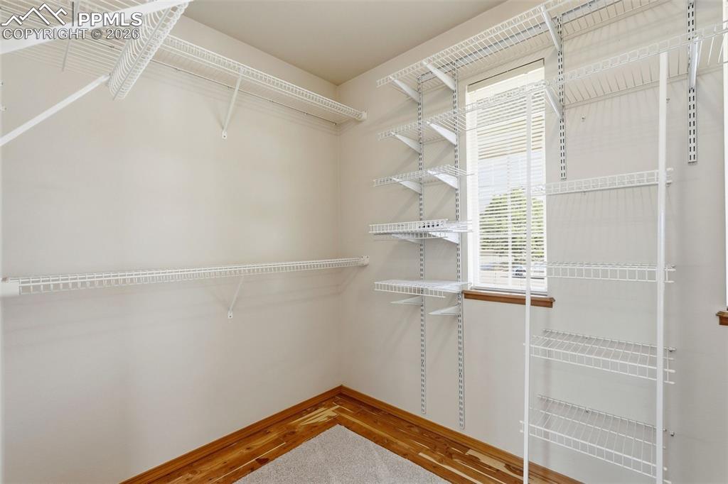 Image 21 of 45: Closet